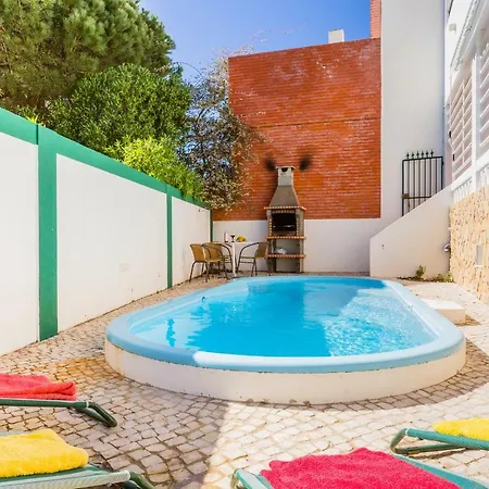 Private Beach With Heated Pool *